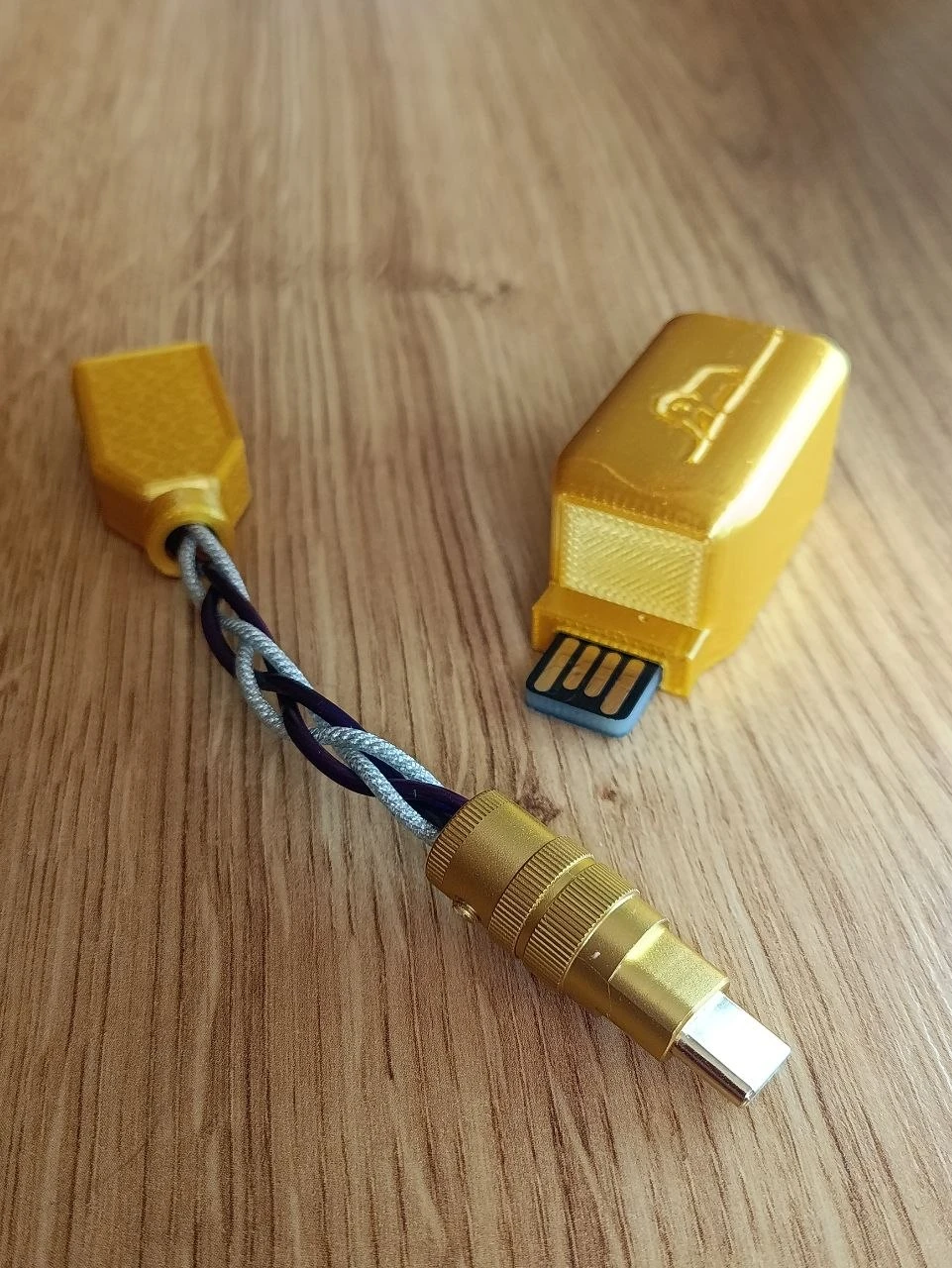 Slon со штекером USB-A и кабель «Митя»